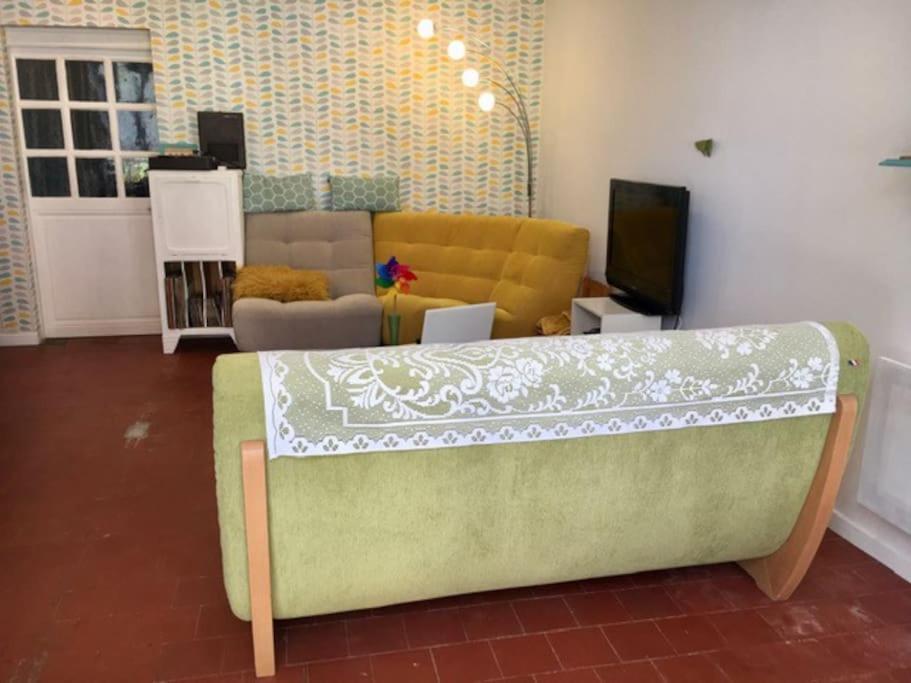 Maison Face A L'Etang Précy Extérieur photo