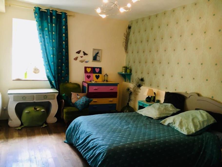 Maison Face A L'Etang Précy Extérieur photo