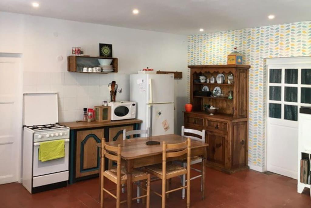 Maison Face A L'Etang Précy Extérieur photo